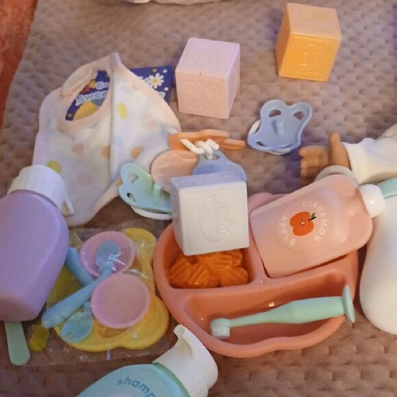 Doll with Accessories and Outfit - Picture 5 of 5